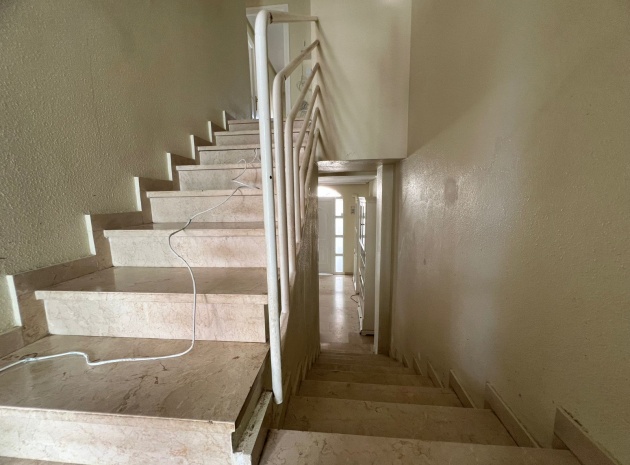 Resale - Townhouse - Villamartin - Res. Sevilla