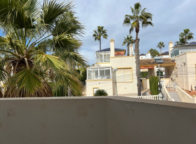 Resale - Townhouse - Villamartin - Res. Sevilla