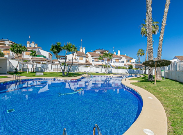 Resale - Townhouse - Mil Palmeras - riomar