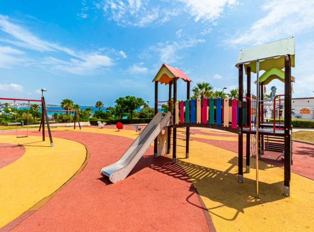 Resale - Townhouse - Mil Palmeras - riomar