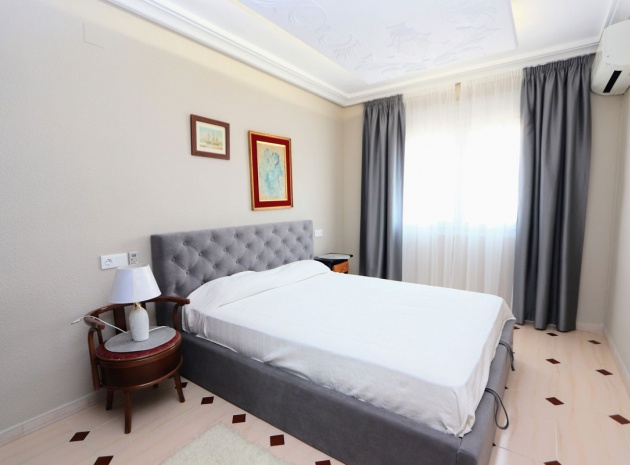 Wiederverkauf - Villa - Torrevieja - Torrevieja Centro