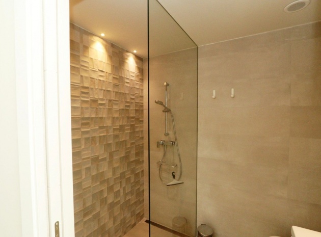 Återförsäljning - Villa - Finestrat