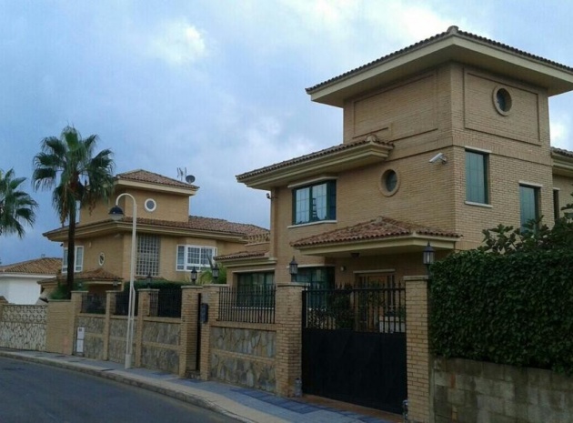 Revente - Villa - Benidorm - Benidorm Centro