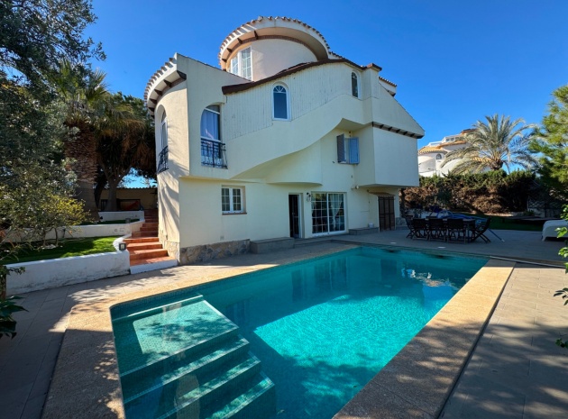 Resale - Villa - Orihuela - La Zenia