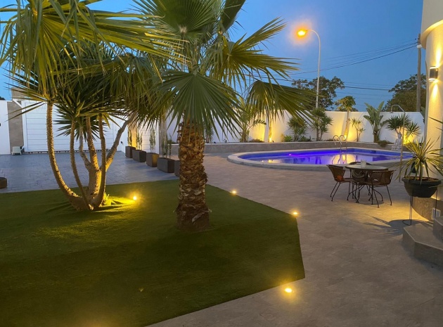 Återförsäljning - Villa - Torrevieja - Torrevieja Centro