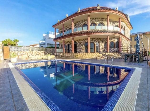 Resale - Villa - Orihuela - La Zenia