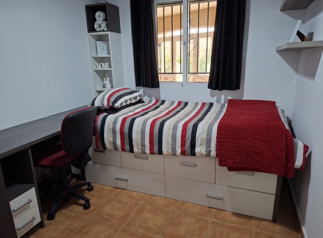 Resale - Villa - Catral