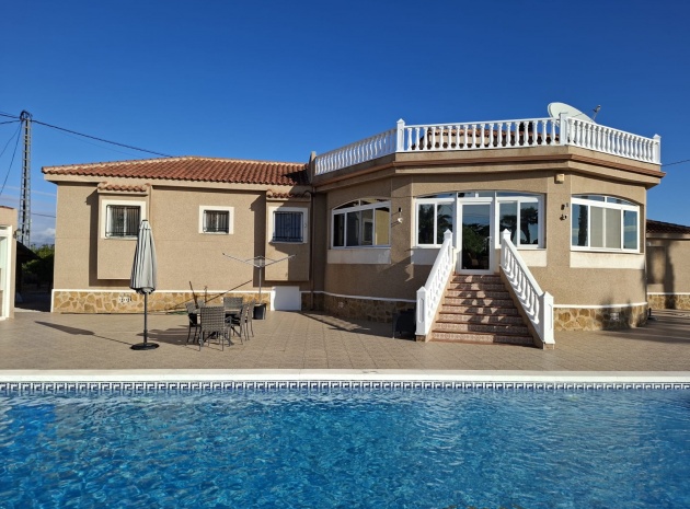 Resale - Villa - Catral