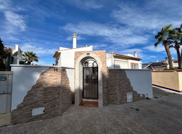 Resale - Townhouse - Villamartin - rioja