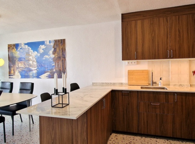 Resale - Apartment - Torrevieja - Torrevieja Centro