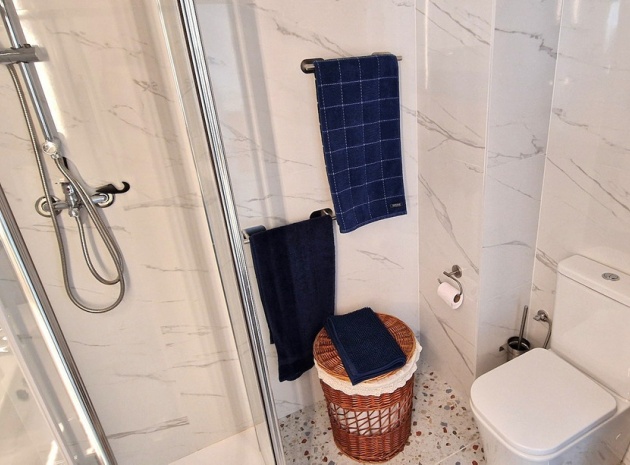 Resale - Apartment - Torrevieja - Torrevieja Centro