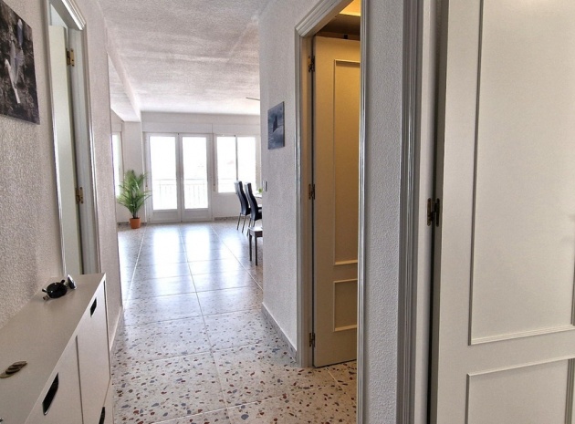 Resale - Apartment - Torrevieja - Torrevieja Centro