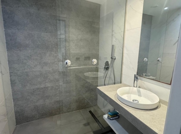 Återförsäljning - Lägenhet - Orihuela - Punta Prima