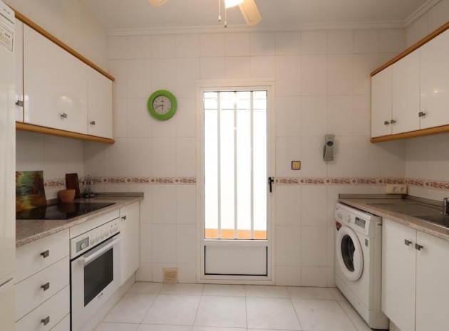 Resale - Villa - Torrevieja - Torrevieja Centro