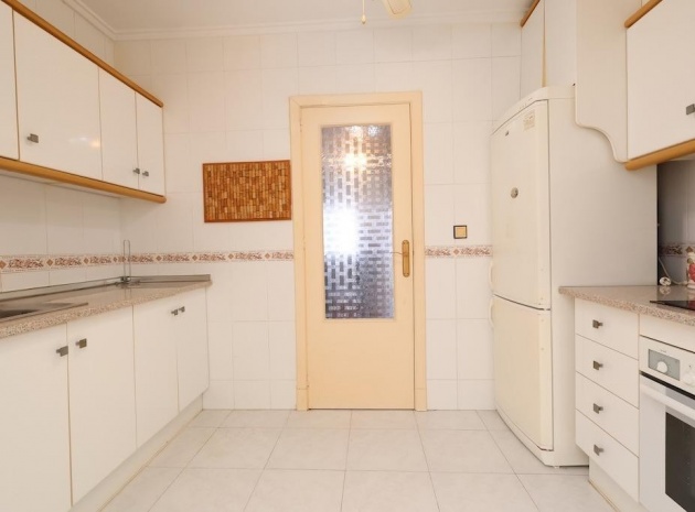 Resale - Villa - Torrevieja - Torrevieja Centro