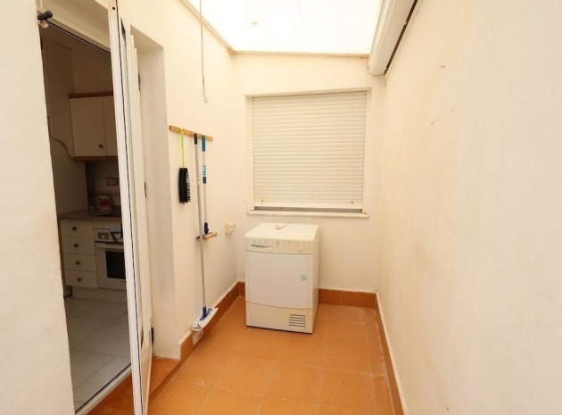 Resale - Villa - Torrevieja - Torrevieja Centro