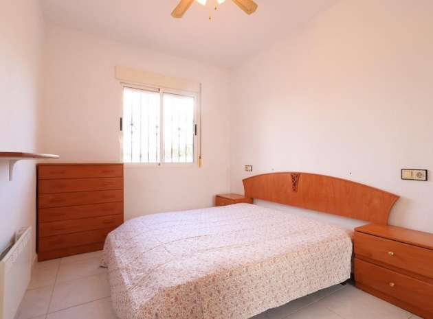 Resale - Villa - Torrevieja - Torrevieja Centro
