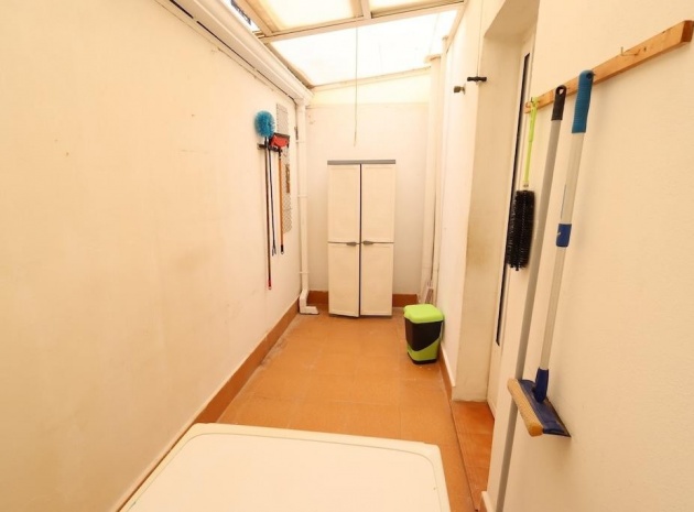 Resale - Villa - Torrevieja - Torrevieja Centro