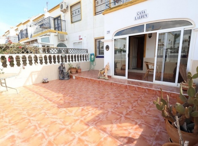 Resale - Villa - Torrevieja - Torrevieja Centro
