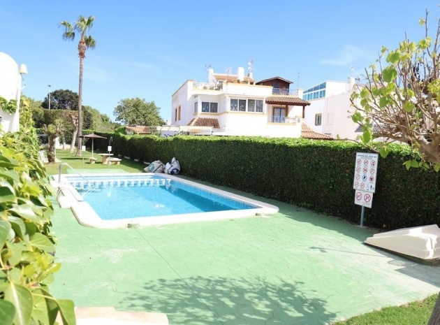 Resale - Villa - Torrevieja - Torrevieja Centro
