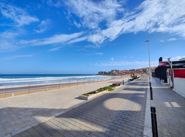 Återförsäljning - Lägenhet - Torrevieja - La Mata