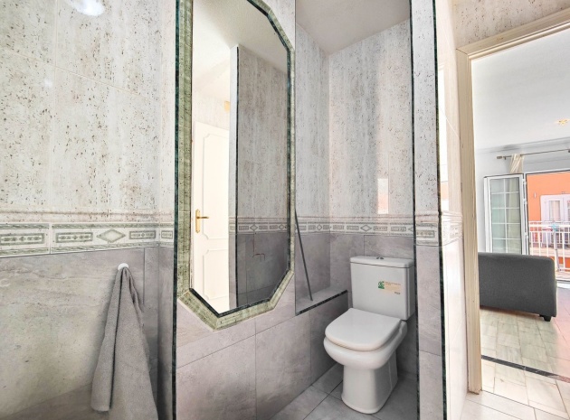 Återförsäljning - Lägenhet - Torrevieja - La Mata