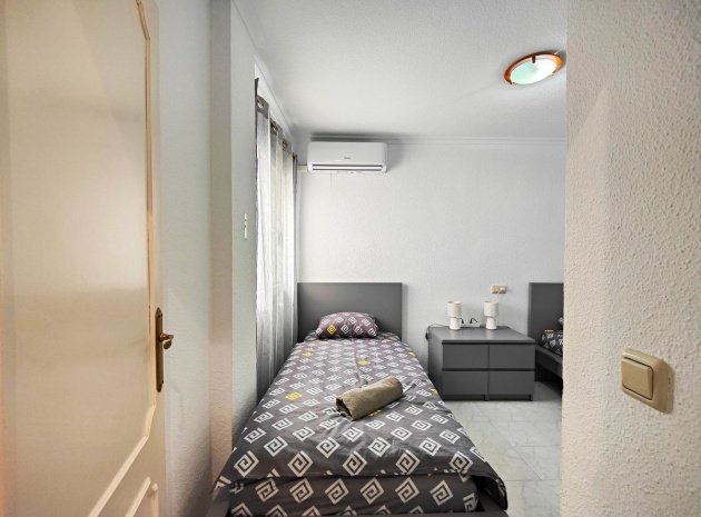 Återförsäljning - Lägenhet - Torrevieja - La Mata