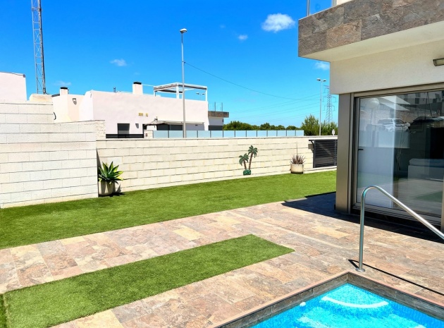 Återförsäljning - Villa - Orihuela - Punta Prima