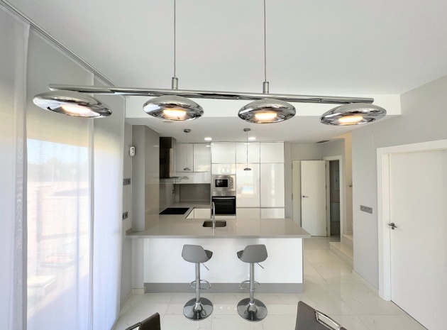 Återförsäljning - Villa - Orihuela - Punta Prima