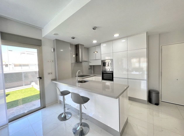 Återförsäljning - Villa - Orihuela - Punta Prima