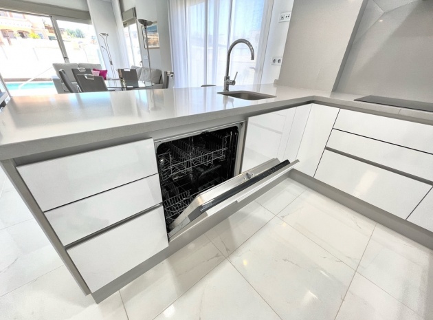 Återförsäljning - Villa - Orihuela - Punta Prima