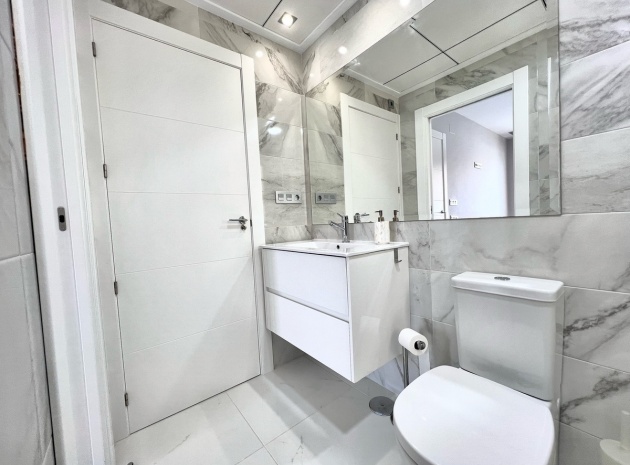 Återförsäljning - Villa - Orihuela - Punta Prima