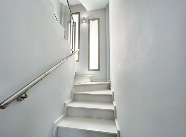 Återförsäljning - Villa - Orihuela - Punta Prima