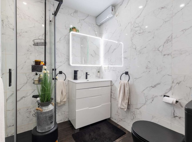 Resale - Townhouse - Villamartin - La Fuente