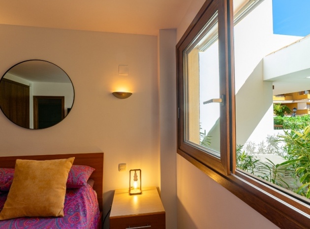 Resale - Apartment - Punta Prima - la entrada