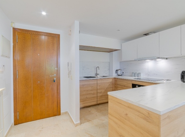 Resale - Apartment - Punta Prima - la entrada