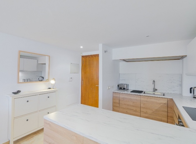 Resale - Apartment - Punta Prima - la entrada