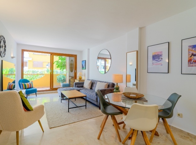 Resale - Apartment - Punta Prima - la entrada