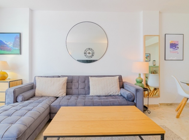 Resale - Apartment - Punta Prima - la entrada