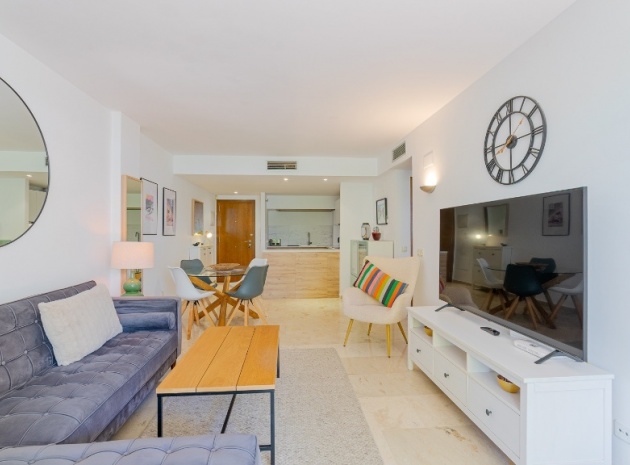 Resale - Apartment - Punta Prima - la entrada