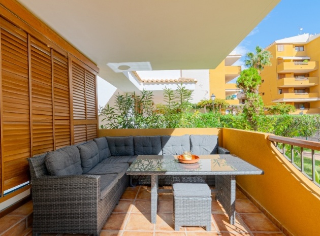 Resale - Apartment - Punta Prima - la entrada