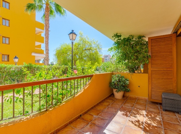 Resale - Apartment - Punta Prima - la entrada