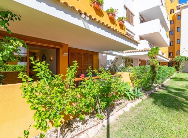 Resale - Apartment - Punta Prima - la entrada