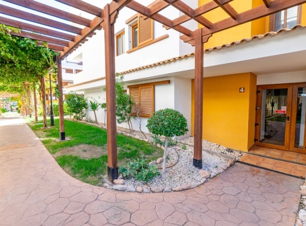 Resale - Apartment - Punta Prima - la entrada