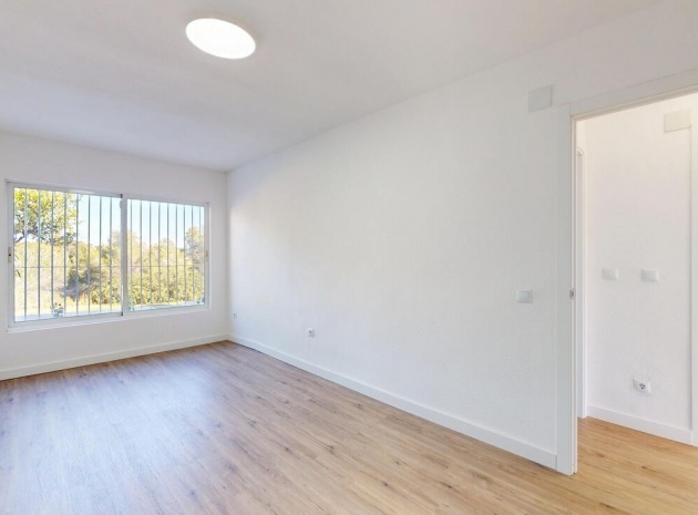 Återförsäljning - Lägenhet - Villamartin