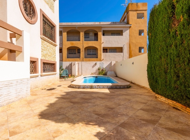 Resale - Villa - Villamartin