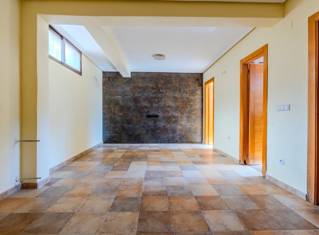 Resale - Villa - Villamartin