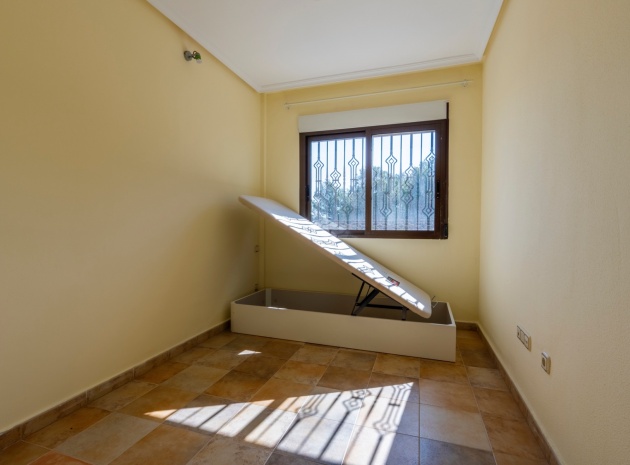 Resale - Villa - Villamartin