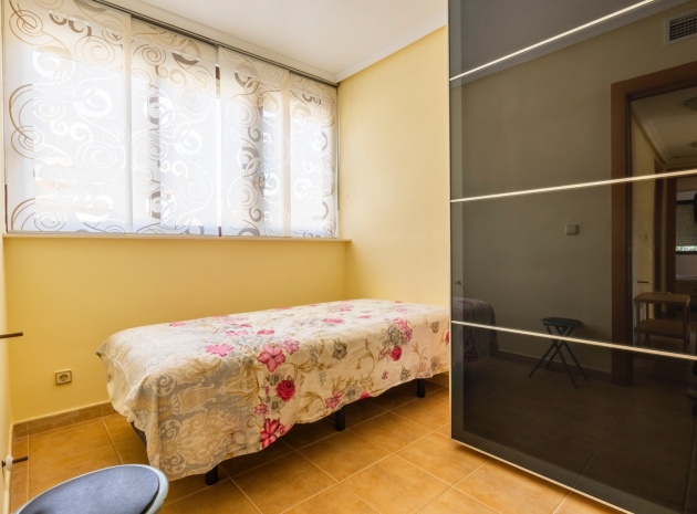 Resale - Villa - Villamartin