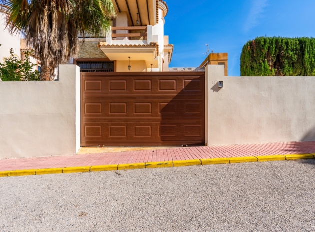 Resale - Villa - Villamartin